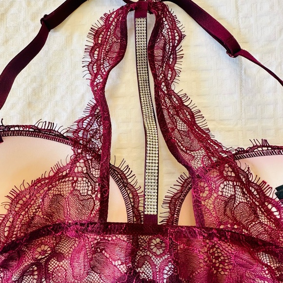 Victoria’s Secret Very Sexy Front Close Shine Strap Push-Up Bra - Picture 8 of 12